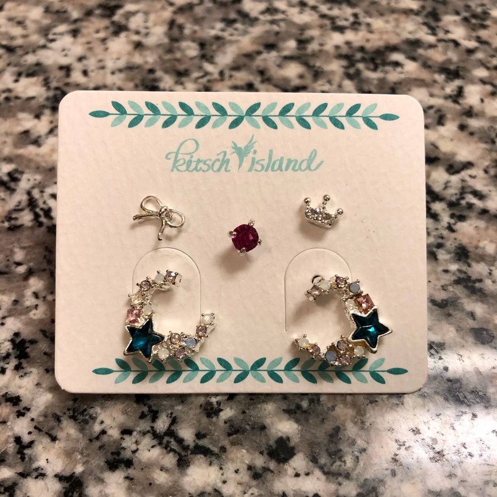 New super cute earrings in the original package!